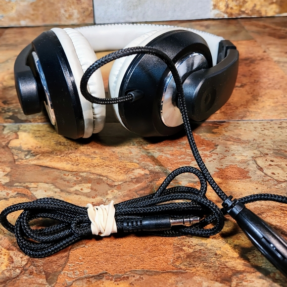 Think Write Durable Headphones • Adjustable Headband • Ambient Sound Mode • - Picture 7 of 9